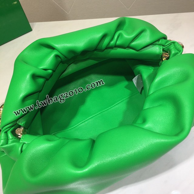 Bottega veneta高端女包 98078 寶緹嘉The pouch手拿肩背包 BV經典款鏈雲條朵包  gxz1291